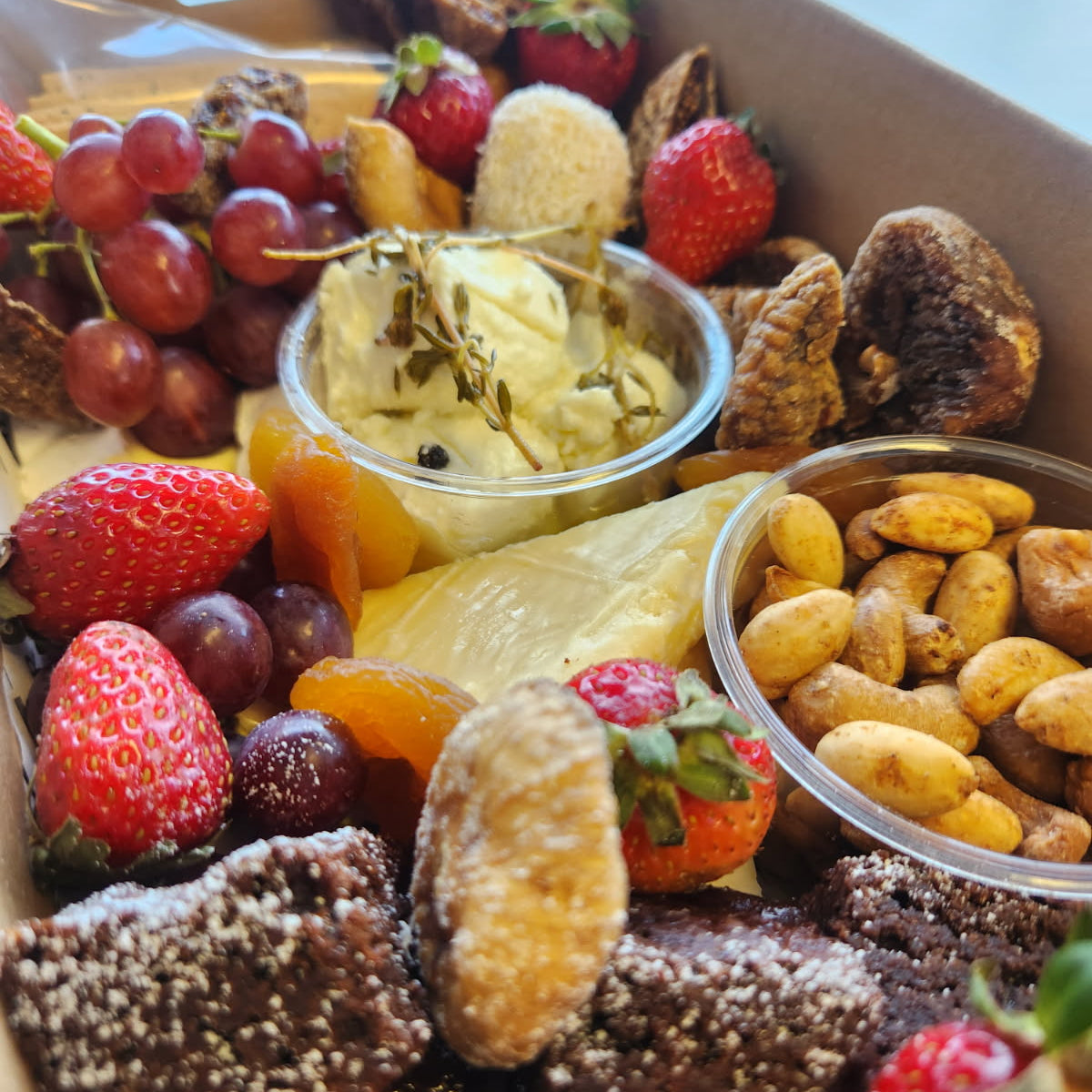 Cheese & chocolate grazing box