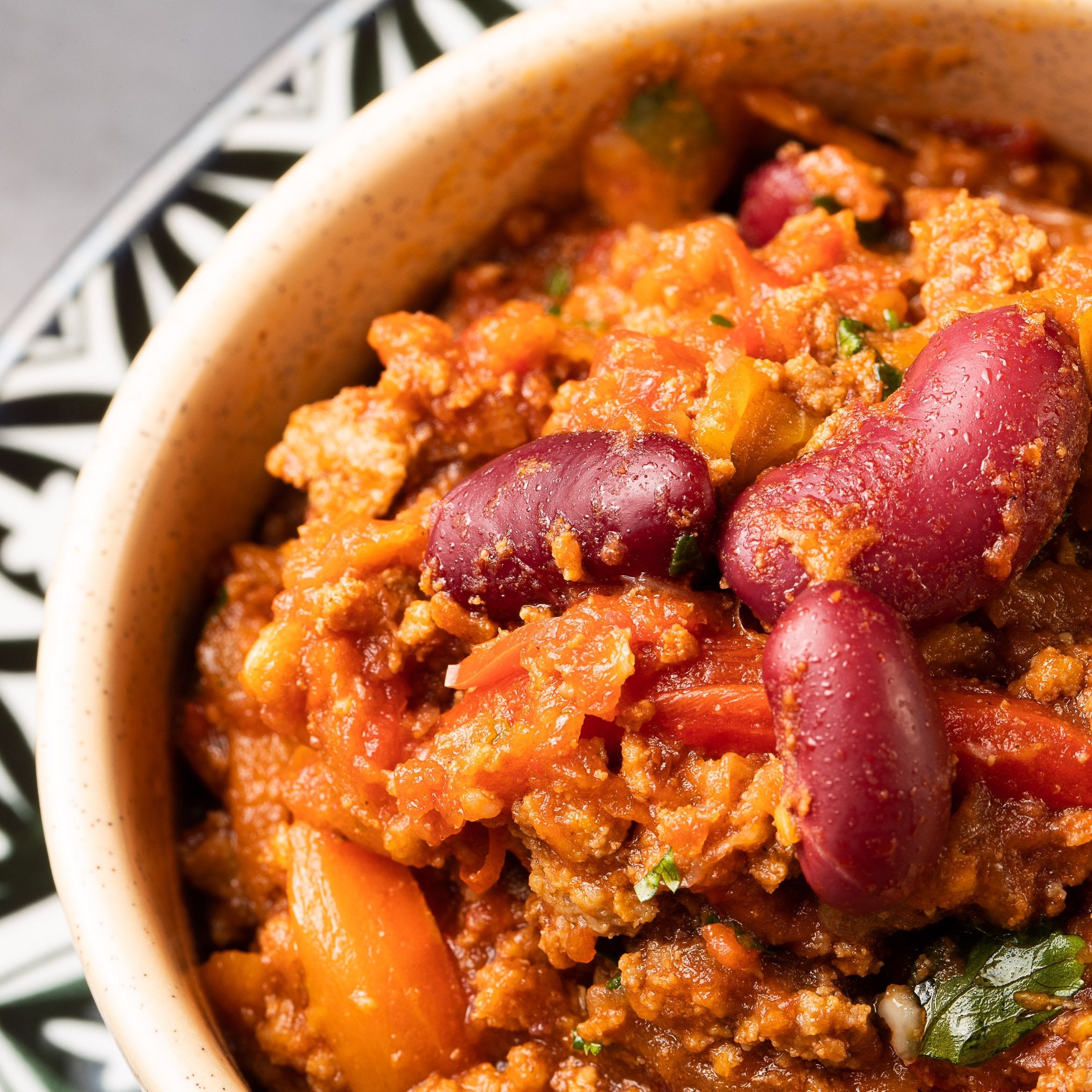 ready made home delivery meals featuring Chilli con carne served in a bowl